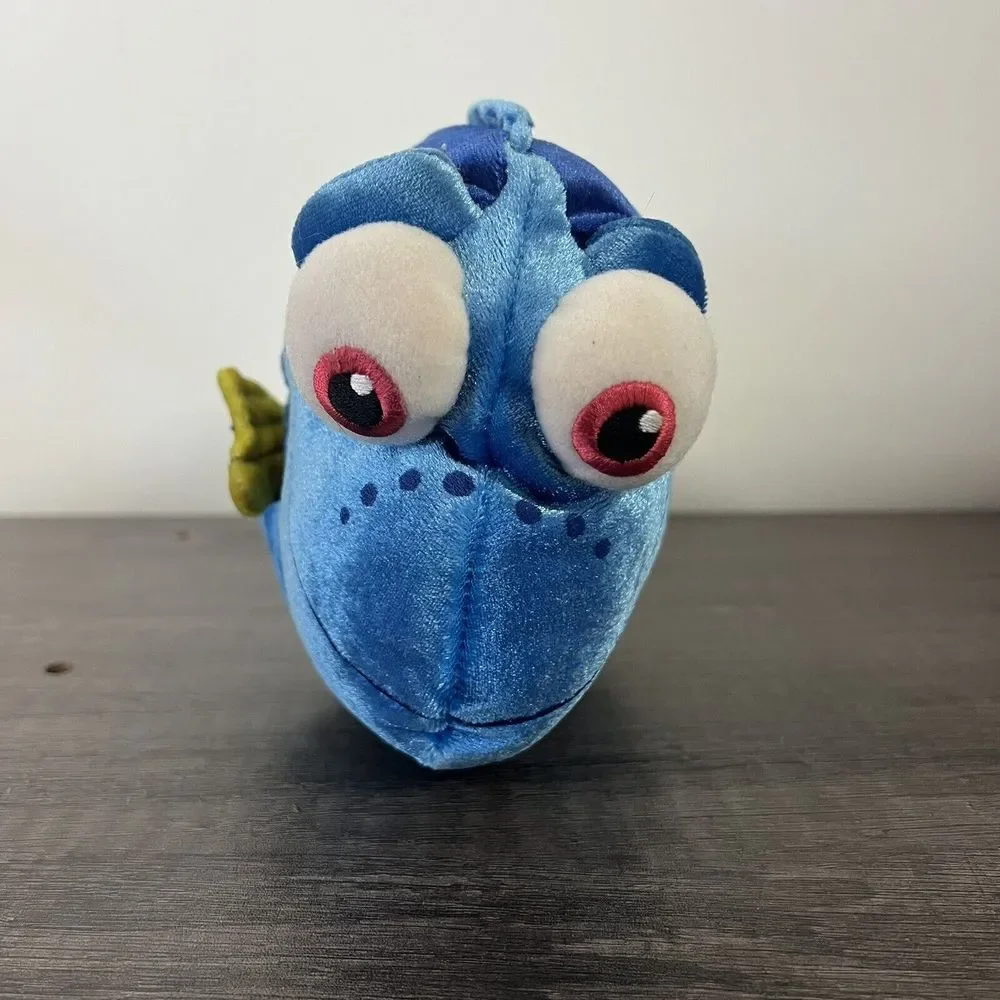 Walt Disney World Park‎ Dory  Blue Fish Finding Nemo Plush 10 in Stuffed Animal